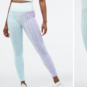 Fabletics High-Waisted Seamless Checkered 7/8 size small